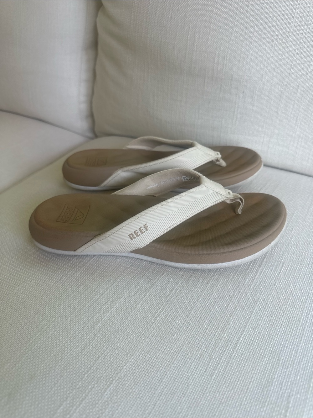 Reef Cushion Melody Flip Flops Cream Tan Thong Sandals Women’s 5